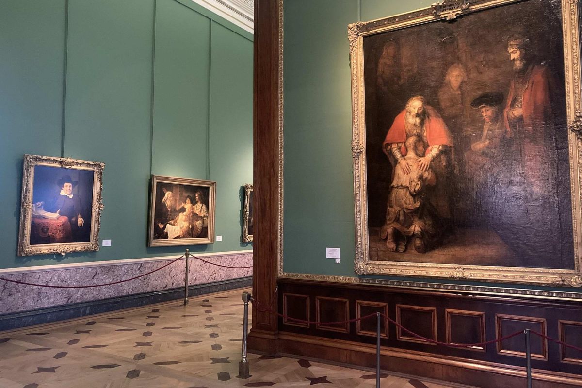 Эрмитаж до открытия с персональным гидом (VIP-экскурсия)