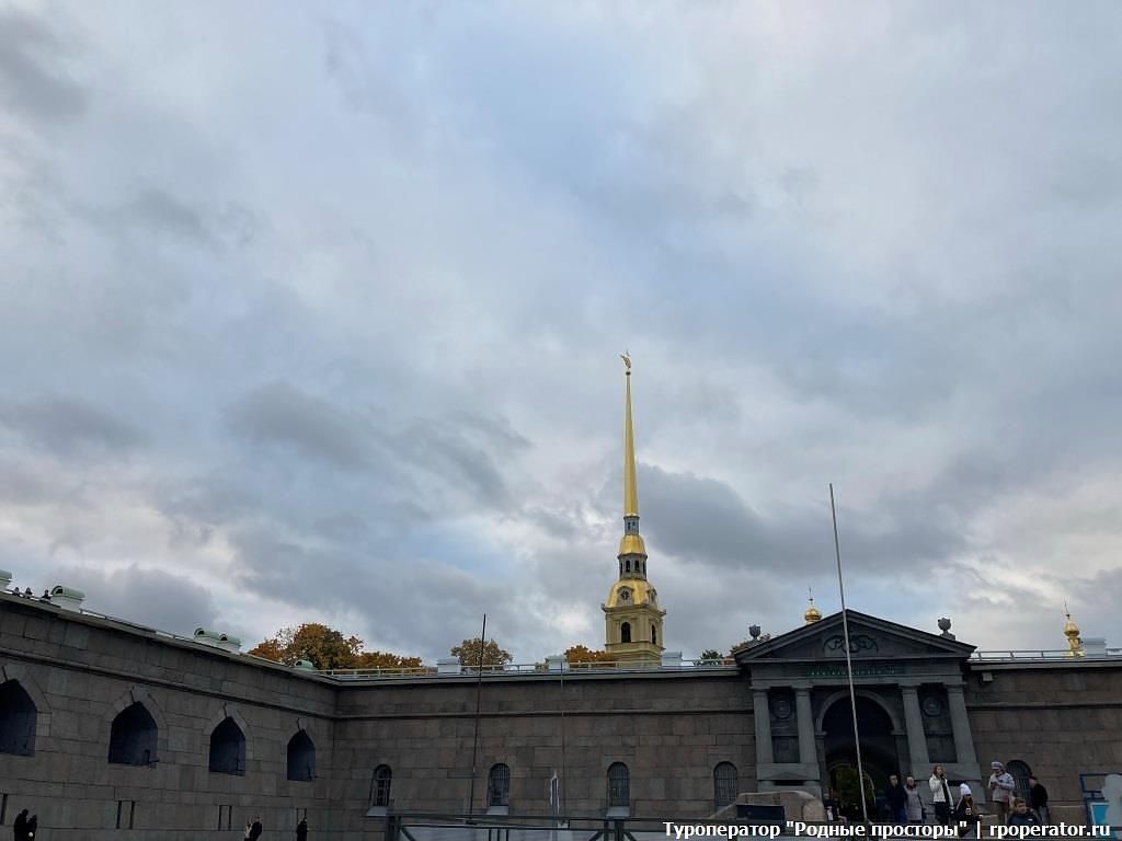 Обзорная экскурсия + Петропавловская крепость