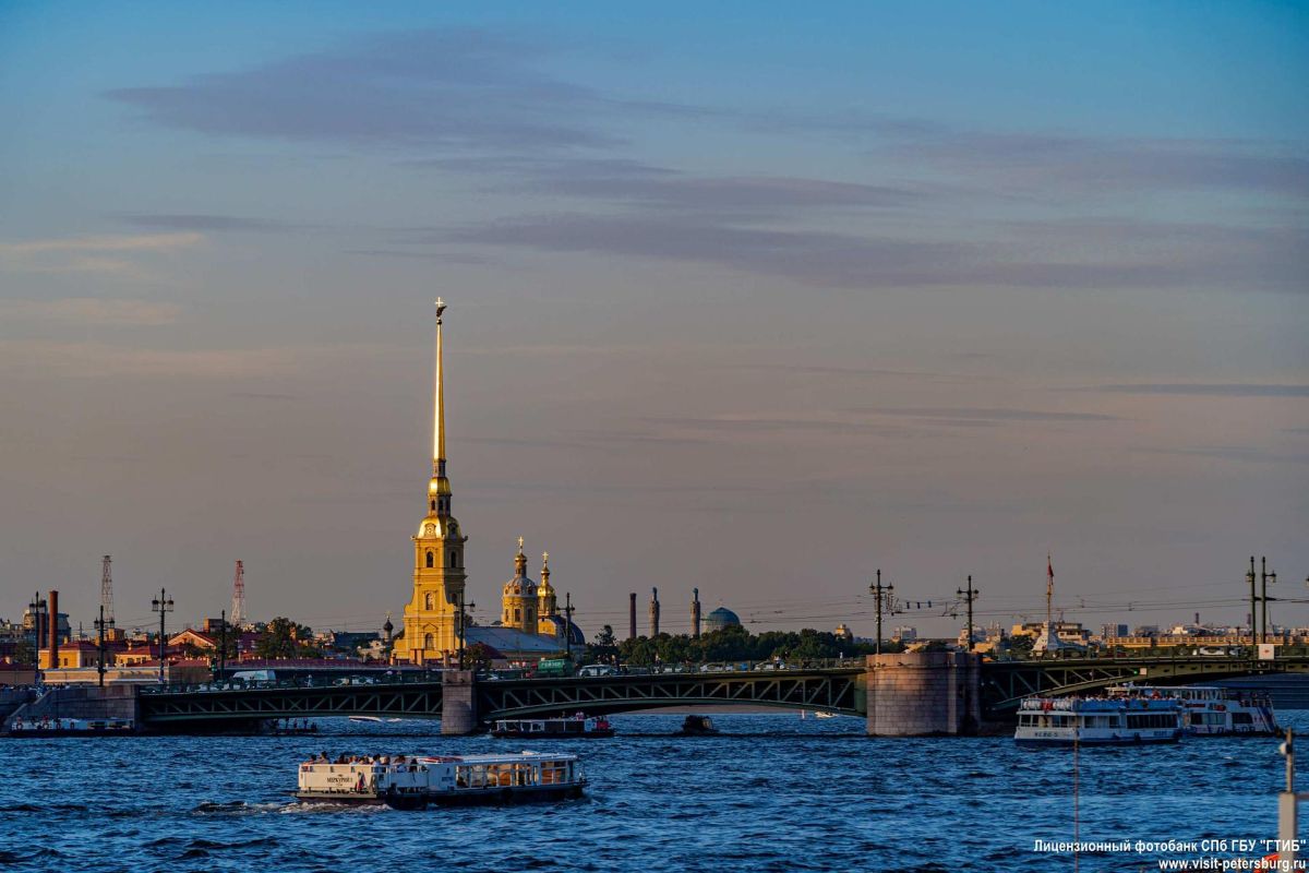 Обзорная экскурсия + Петропавловская крепость